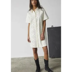 SISTERS POINT Kleedjes Clearance